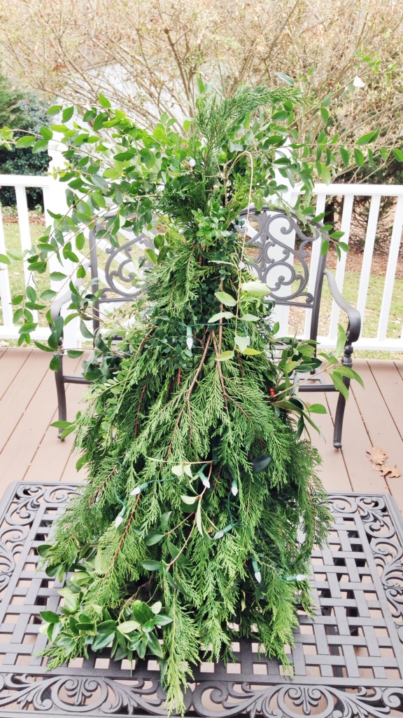 A DIY Christmas Tree using a wire tomato cage